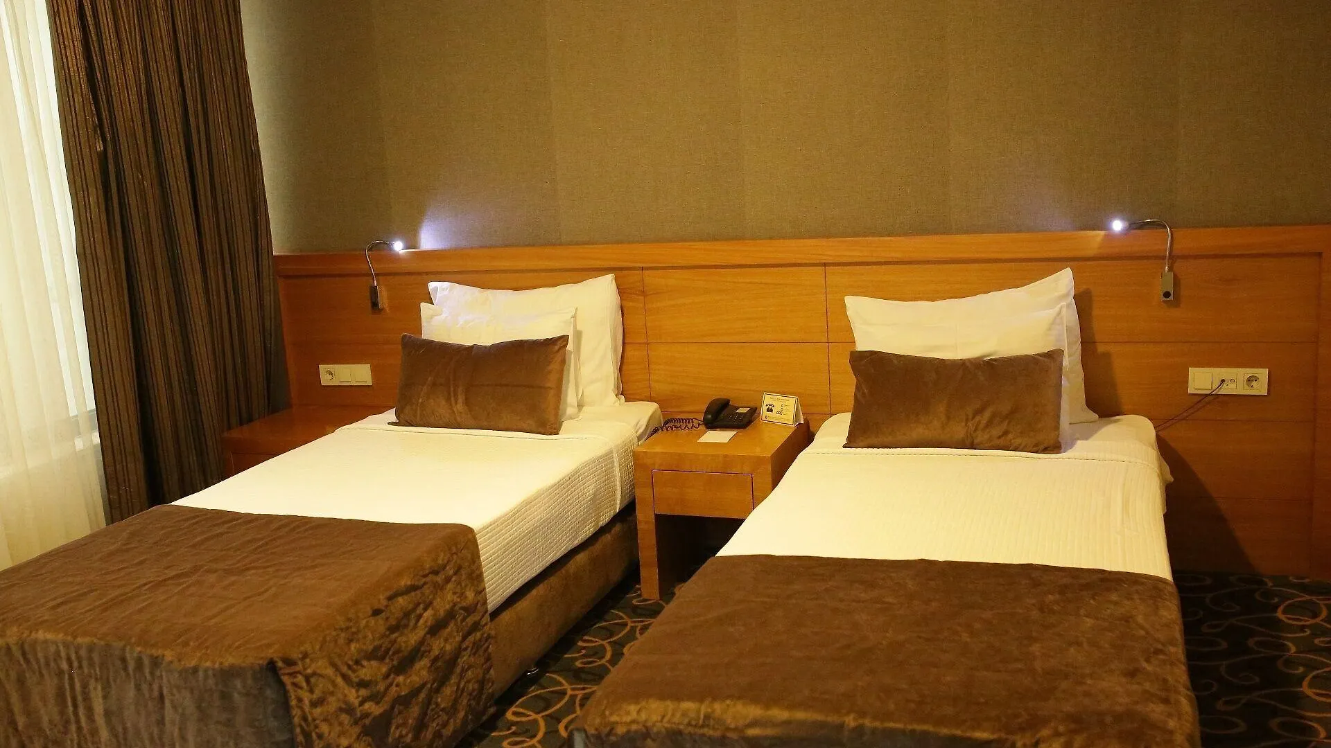 Volley Hotel Измир